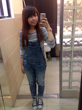 「Abercrombie&Fitch（アバークロンビーアンドフィッチ）のアイテム（オールインワン・サロペット）」を使った、T. Y. Chengさん（レディース・160cm）の秋コーディネート