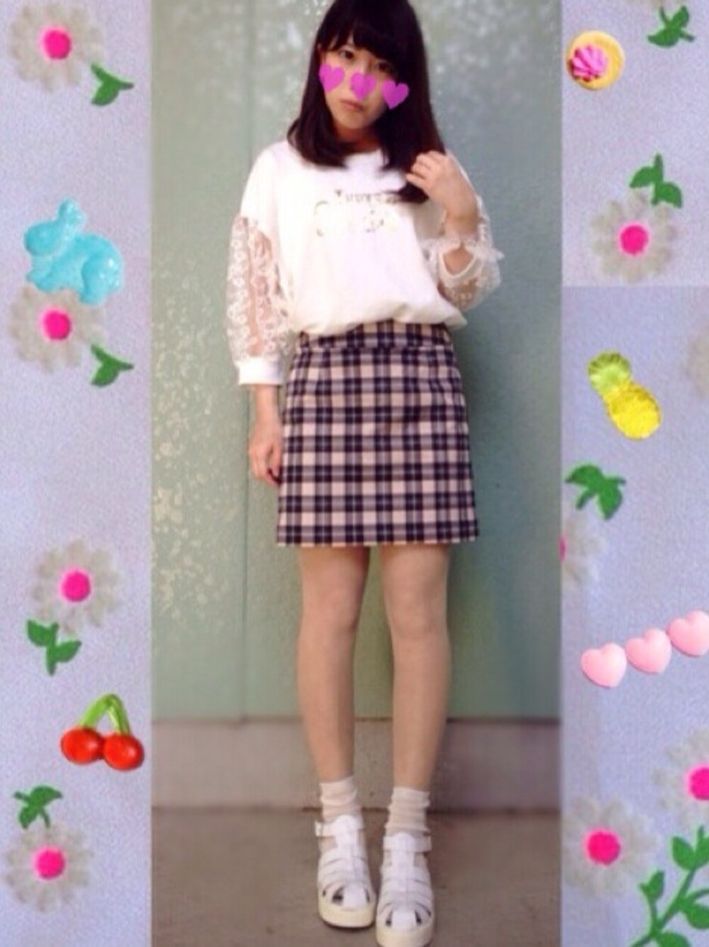 「タイトスカート、チェックスカート、羽」｜「jouetieの【GIRLY】音符オーガンジー裏毛（Tシャツ/カットソー、ホワイト系）」を使った、めりりんさん（レディース・150cm）の夏コーディネートの1枚目の写真