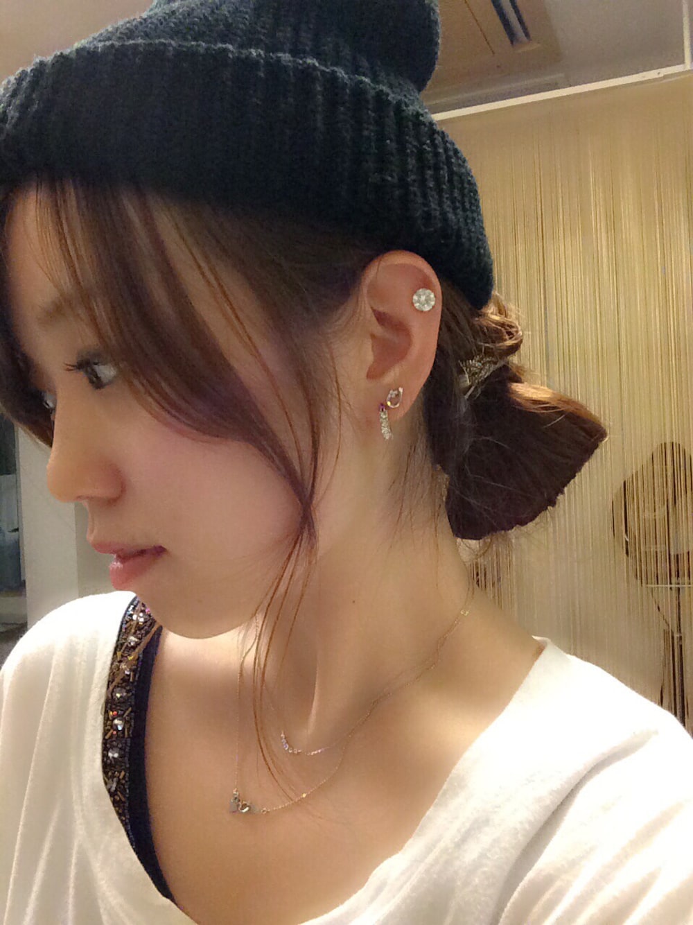 「ニット帽、おだんごヘアー、ラフ、ヘアースタイル」｜「組曲のネックレス（ネックレス、シルバー系）」を使った、ayumiさん（レディース・163cm）の秋コーディネートの1枚目の写真