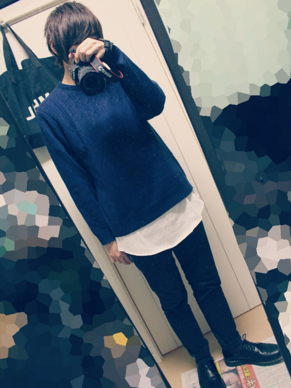 「冬コーデ、大人コーデ、ラフ、ロング丈、シンプル、ニット、GU、セーター、レイヤードスタイル」｜「GUのアイテム（ニット/セーター、ブルー系）」を使った、まもるさん（メンズ・182cm）の秋コーディネートの1枚目の写真
