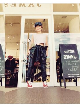 「BAD（バッド）のアイテム（トップス）」を使った、James Yumi Esakiさん（レディース・157cm）の秋コーディネート