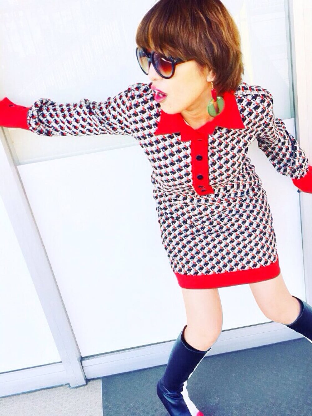 「レトロ、赤、ワンピース、レトロワンピース、60’s、70's、James」｜「jeshのアイテム（ワンピース、レッド系）」を使った、James Yumi Esakiさん（レディース・157cm）の冬コーディネートの1枚目の写真