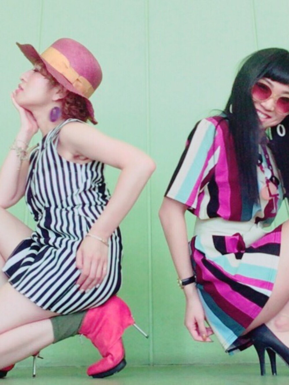 「休日スタイル、夏、ハット、モデル、hat、ワンピース、レトロ、60’s、ツィギー、帽子」｜「Jamesのアイテム（ワンピース、ブラック系）」を使った、James Yumi Esakiさん（レディース・157cm）の夏コーディネートの1枚目の写真