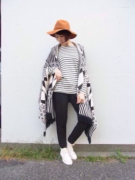 「スキニー」｜「アイテム（ポンチョ）」を使った、eyeRONIMさん（レディース・165cm）の秋コーディネート