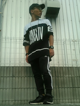 adidasのアイテムを使った「ZX」の人気ファッションコーディネート