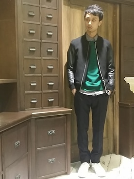 「クルーネック」｜「アイテム（ブルゾン）」を使った、ナカモトさん（メンズ・177cm）の秋コーディネート