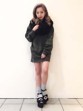 「アイテム（ストール/ショール）」を使った、Kasumi さん（レディース・150cm）の秋コーディネート