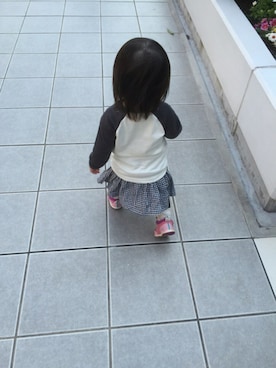 「うしろ姿」｜「アイテム（その他）」を使った、*Miiiii*さん（キッズ・70cm）の春コーディネート