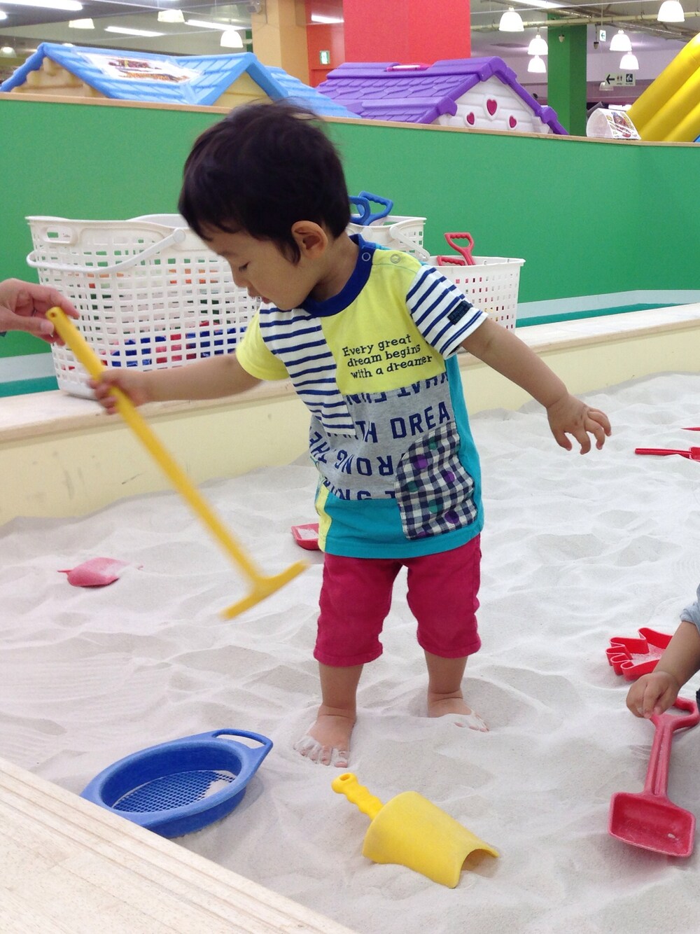 「Tシャツ…BRANSHES
パンツ…moujonjon


2014/05/23（Tシャツ/カットソー、イエロー系）」を使った、tea♡さん（レディース・90cm）の春コーディネートの1枚目の写真