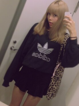 「BUBBLES（バブルス）のアイテム（スウェット、ブラック系）」を使った、AlvaHilleviさん（レディース・165cm）の冬コーディネート