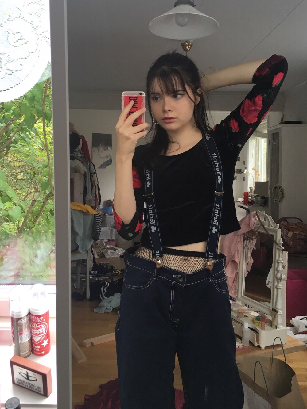 「ootd、denim」｜「Beyond retroのアイテム（シャツ/ブラウス、ブラック系）」を使った、AlvaHilleviさん（レディース・165cm）の秋コーディネートの1枚目の写真