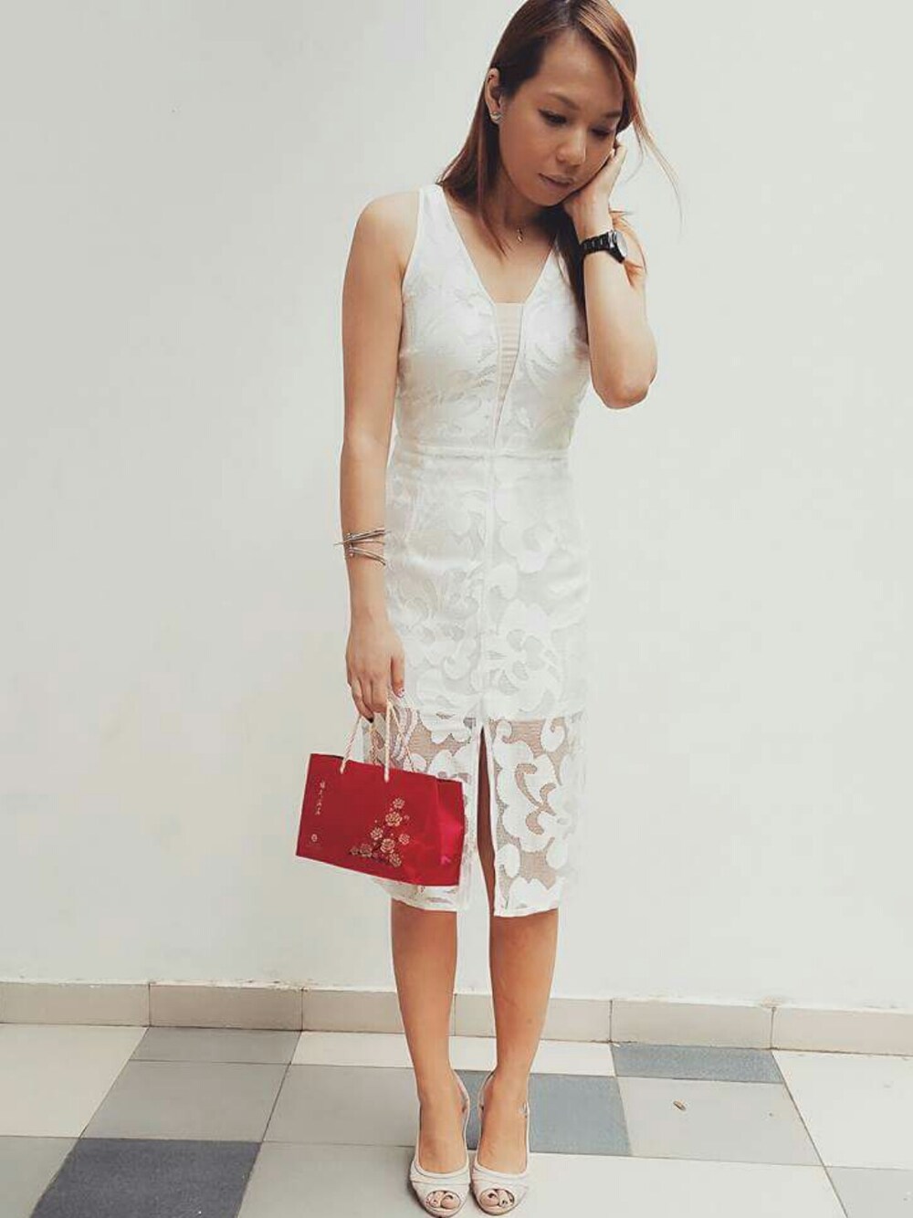 「レース、lace、dress、chinese new year、whitedress、seethrough、Singapore、シースルー」｜「amber avenueのアイテム（ドレス、ホワイト系）」を使った、Jaimeさん（レディース・164cm）の春コーディネートの1枚目の写真