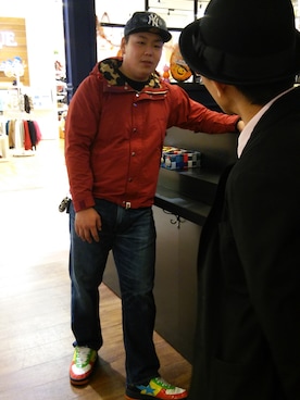 「エイプ」｜「アイテム（ナイロンジャケット）」を使った、かんねさん（メンズ・180cm）の秋コーディネート