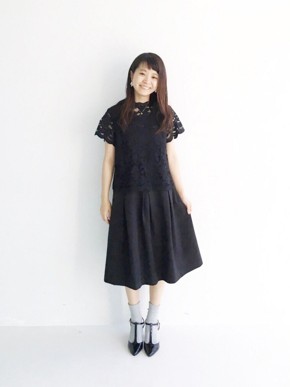 「秋のコーデ、結婚式、結婚式二次会スタイル、二次会、おでかけ、ブラックコーデ、ワンピース、haco.、haco!、こんなの欲しかった！て思えるワンピース」｜「haco!の普段遣いもできて結婚式もいける、レーストップスとワンピースセット（ドレス、ブラック系）」を使った、maruさん（レディース・151cm）の夏コーディネートの1枚目の写真