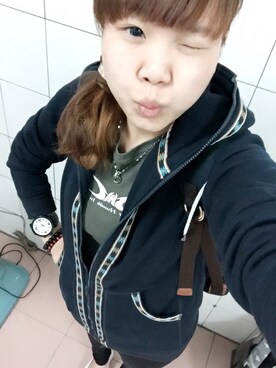 「S.H in Taiwanのアイテム（Tシャツ/カットソー、グリーン系）」を使った、ゆうみさん（レディース・159cm）の秋コーディネート