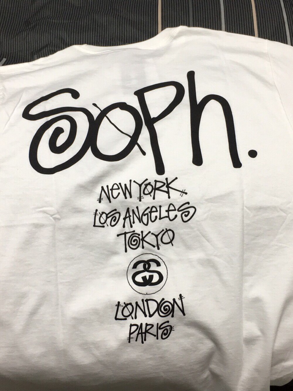 「SOPHNET.、SOPHNET、stussy、コラボ、コラボTシャツ、コラボ商品」｜「SOPHNET.のアイテム（Tシャツ/カットソー、ホワイト系）」を使った、ゆうすけさん（メンズ・168cm）の冬コーディネートの1枚目の写真
