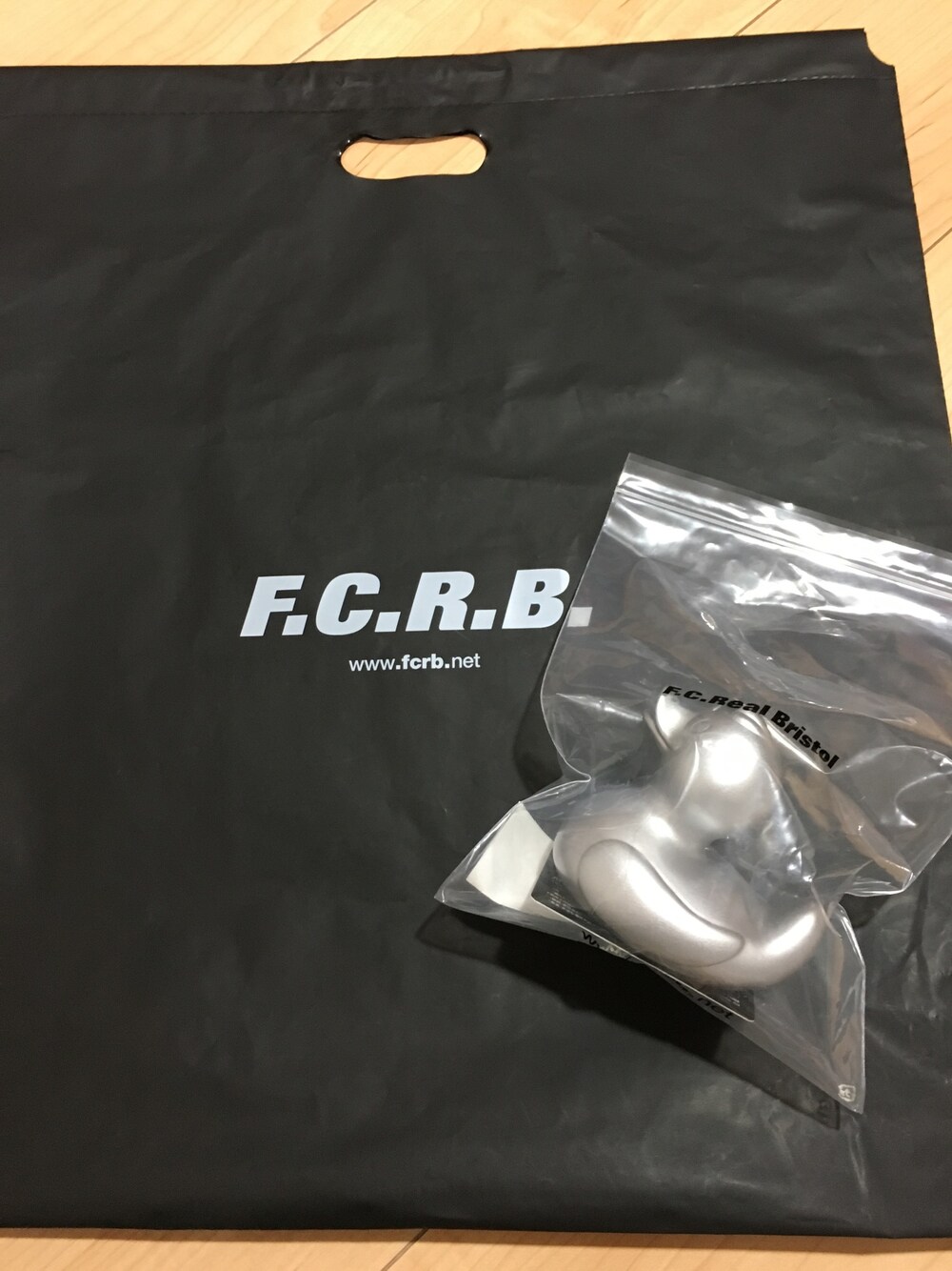 「FCRB、アヒルさん、SOPHNET.、soph、SOPHNET、可愛い」｜「F.C.R.B.のアイテム（その他小物、シルバー系）」を使った、ゆうすけさん（メンズ・168cm）の春コーディネートの1枚目の写真
