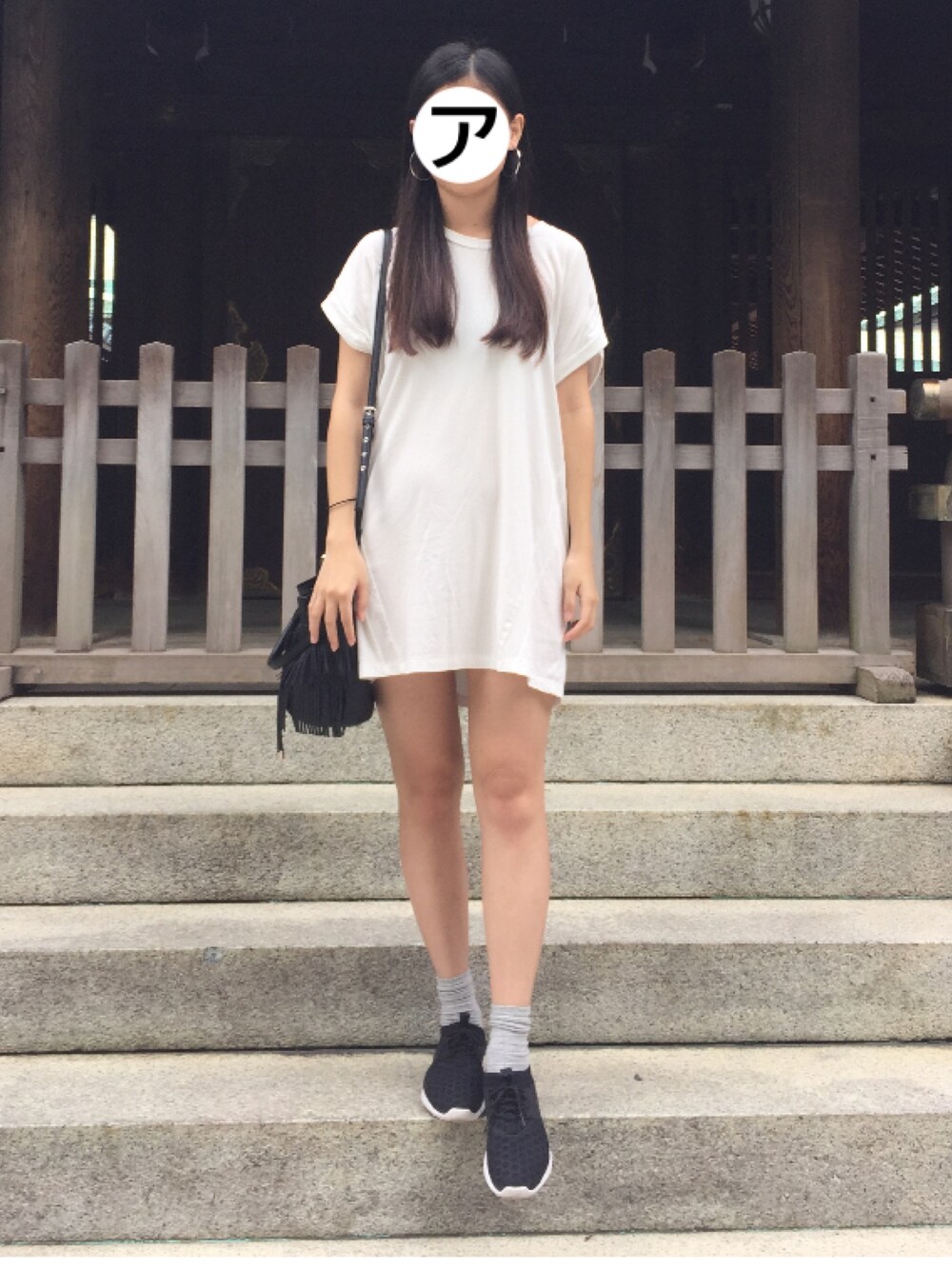 「明治神宮、白ワンピース、黒いスニーカー、NIKE、moussy、SLY、卒業旅行、晴れ」｜「SLYのSP BRAID T/SH OP-S（ワンピース、ホワイト系）」を使った、luluさん（レディース・172cm）の秋コーディネートの1枚目の写真