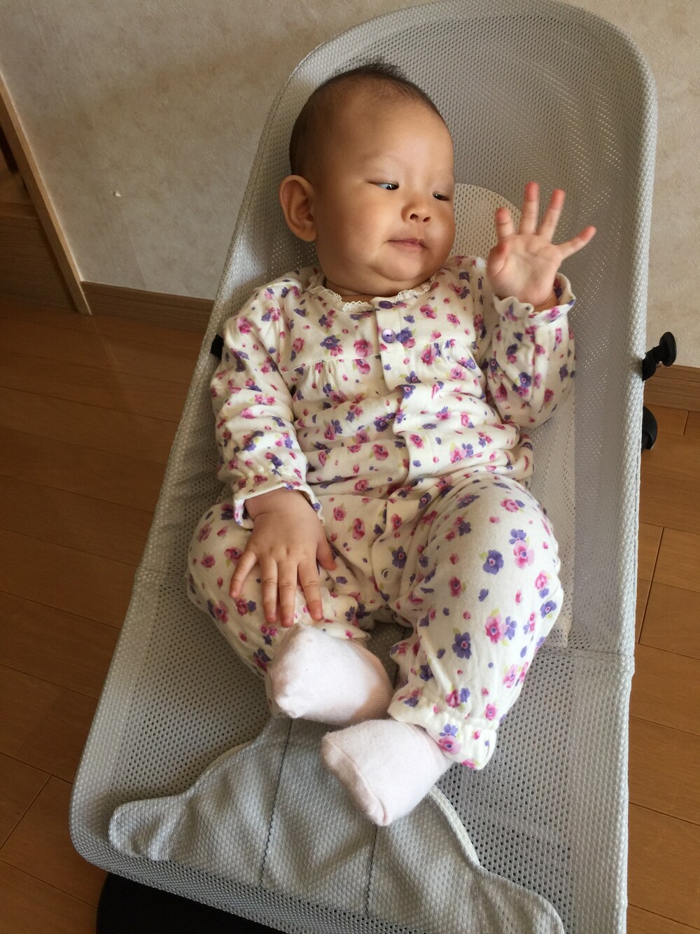 「CELECのアイテム（ロンパース、ホワイト系）」を使った、徐韡さん（キッズ・70cm）の冬コーディネートの1枚目の写真