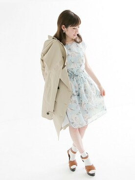 「フラワープリント」｜「アイテム（トレンチコート）」を使った、matsumoto    mioさん（レディース・162cm）の冬コーディネート