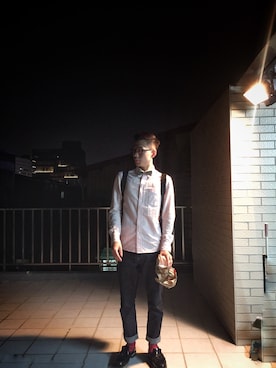 「Paul Smith（ポールスミス）のアイテム（蝶ネクタイ）」を使った、Eason Changさん（メンズ・173cm）の秋コーディネート