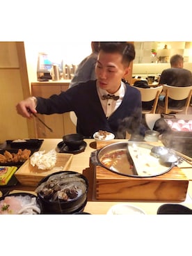 「アイテム（蝶ネクタイ）」を使った、Eason Changさん（メンズ・173cm）の冬コーディネート