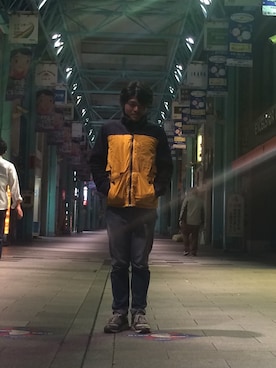 「アイテム（イエロー系）」を使った、Junichiさん（メンズ・173cm）の秋コーディネート