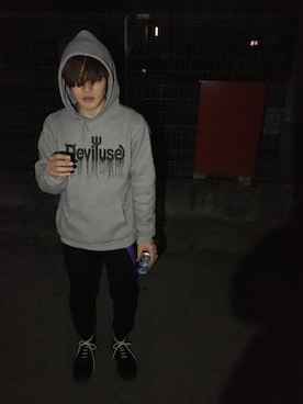 「Deviluse（Deviluse）のアイテム（パーカー）」を使った、ひかるさん（メンズ・165cm）の春コーディネート