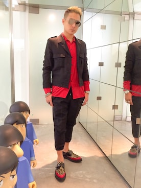 「KRIS VAN ASSCHE（クリスヴァンアッシュ）のアイテム（パンツ）」を使った、VERBALさん（メンズ・168cm）の秋コーディネート