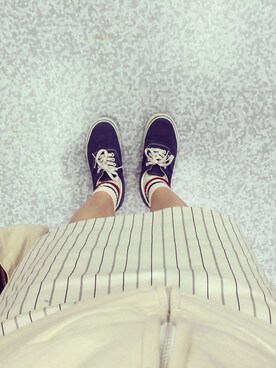 「VANS（バンズ）のAUTHENTIC（スニーカー、ブルー系）」を使った、tsukasaさん（レディース・150cm）の春コーディネート