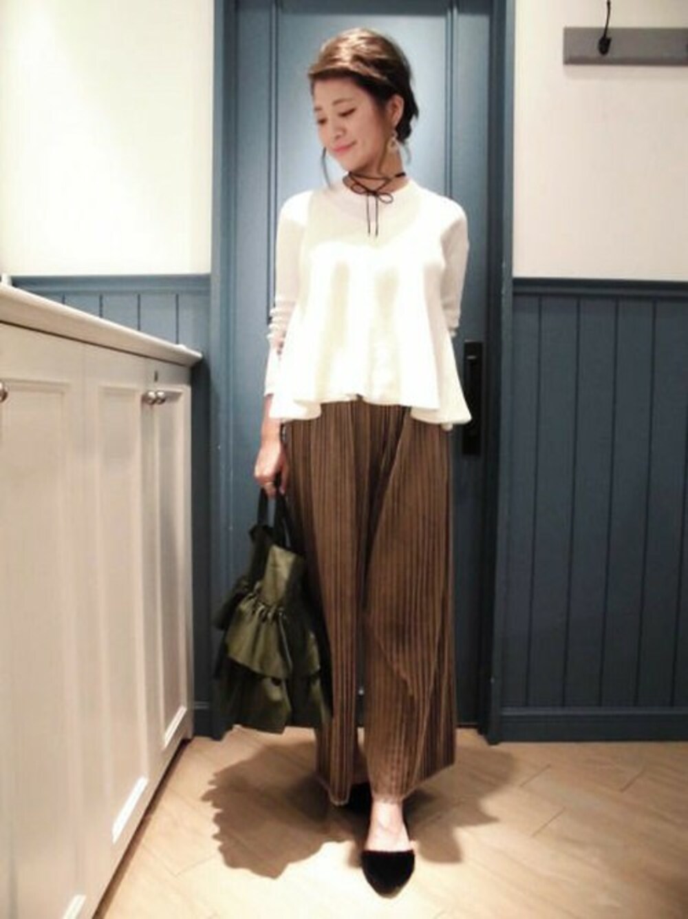 LOWRYS FARMスタッフさん（レディース・158cm）の秋コーディネートの1枚目の写真