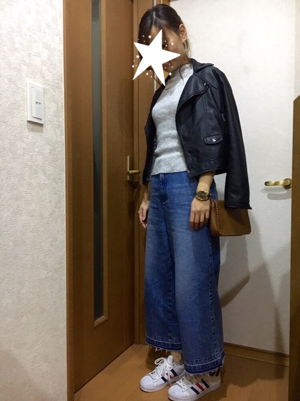 「ワイドパンツ、休日スタイル、ライダース、アディダス、ローリーズファーム(LOWRYS FARM)、マイケルコース、おでかけ」｜「LOWRYS FARMのＦＷ　ＦＬライダース　727820 （ライダースジャケット、ブラック系）」を使った、9229chiさん（レディース・162cm）の秋コーディネートの1枚目の写真