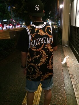 Supreme （シュプリーム）のタンクトップを使った人気ファッション