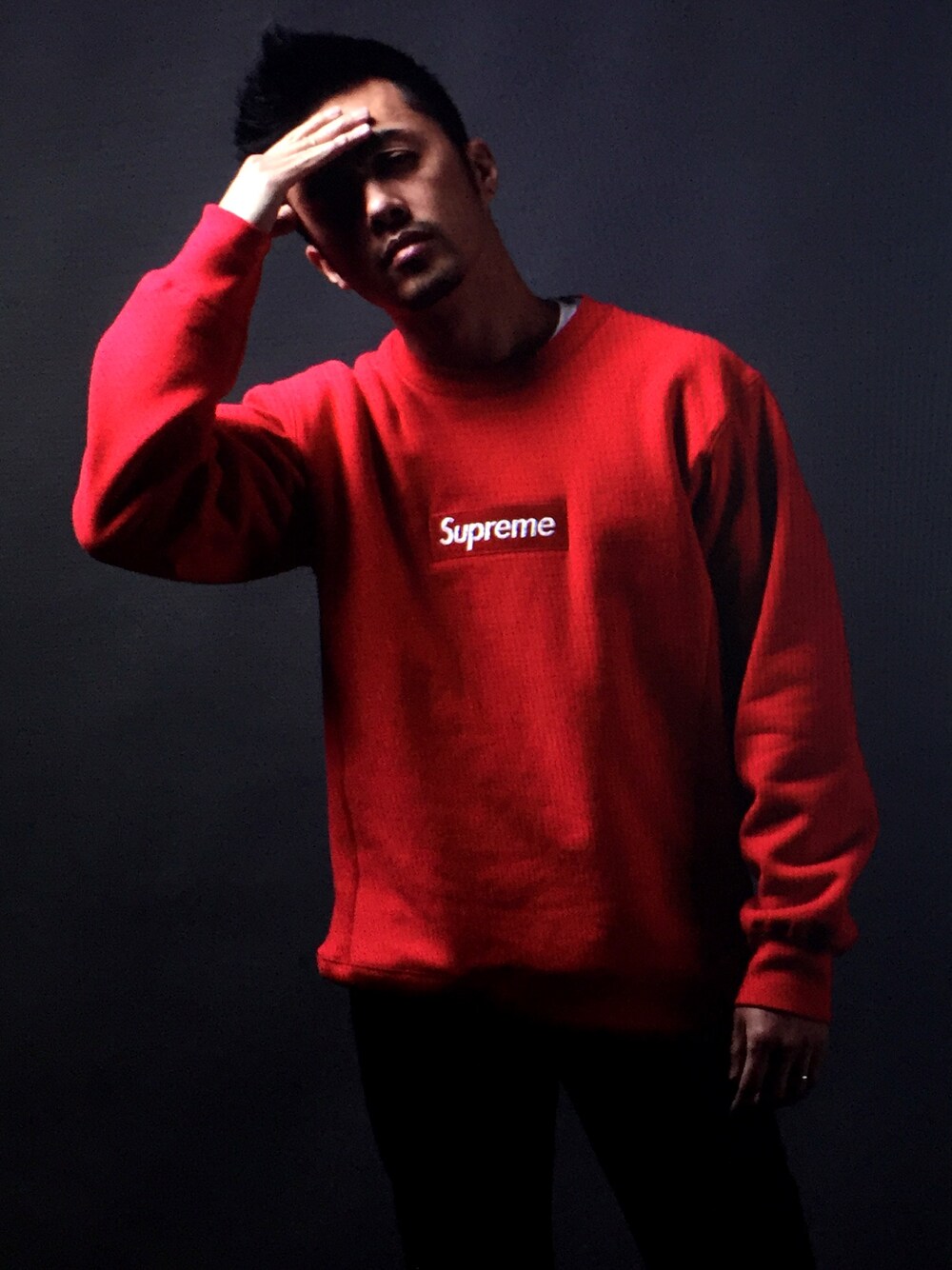 「be yourself、beyourself」｜「Supreme のアイテム（スタジャン、レッド系）」を使った、Jimmy lam さん（メンズ・177cm）の秋コーディネートの1枚目の写真