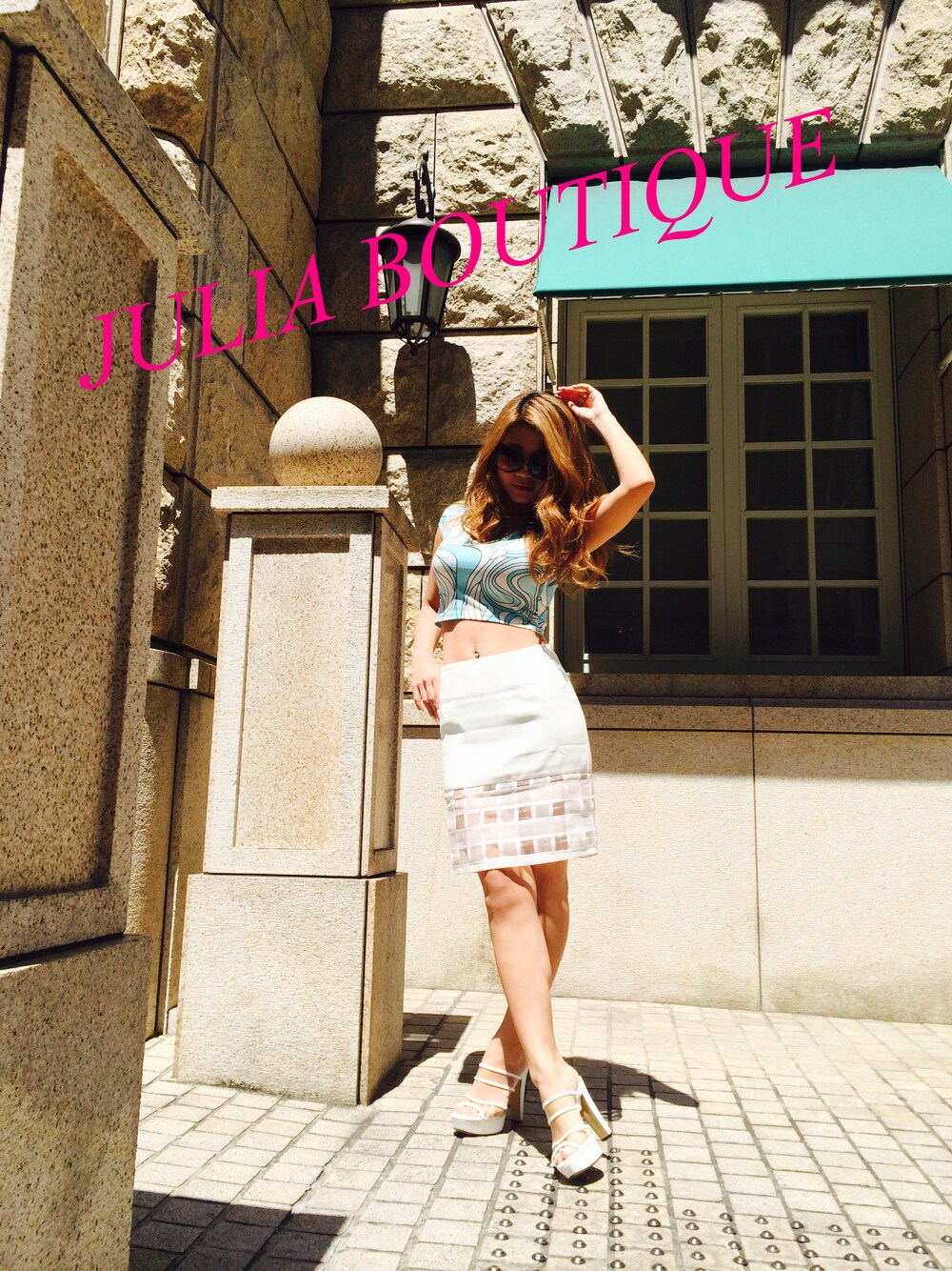 「夏」｜「Julia Boutiqueのアイテム（ワンピース、ホワイト系）」を使った、JULIA BOUTIQUE　PRESSさん（レディース・156cm）の春コーディネートの1枚目の写真