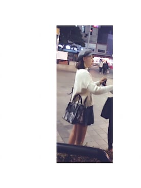 「PRADA（プラダ）のアイテム（ショルダーバッグ、グレー系）」を使った、karennさん（レディース・168cm）の冬コーディネート