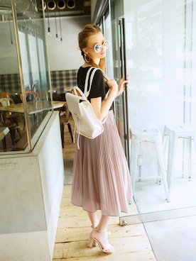 「GRL（グレイル）のアイテム（Tシャツ/カットソー）」を使った、GRLグレイル_OFFICIALさん（レディース・168cm）の夏コーディネート