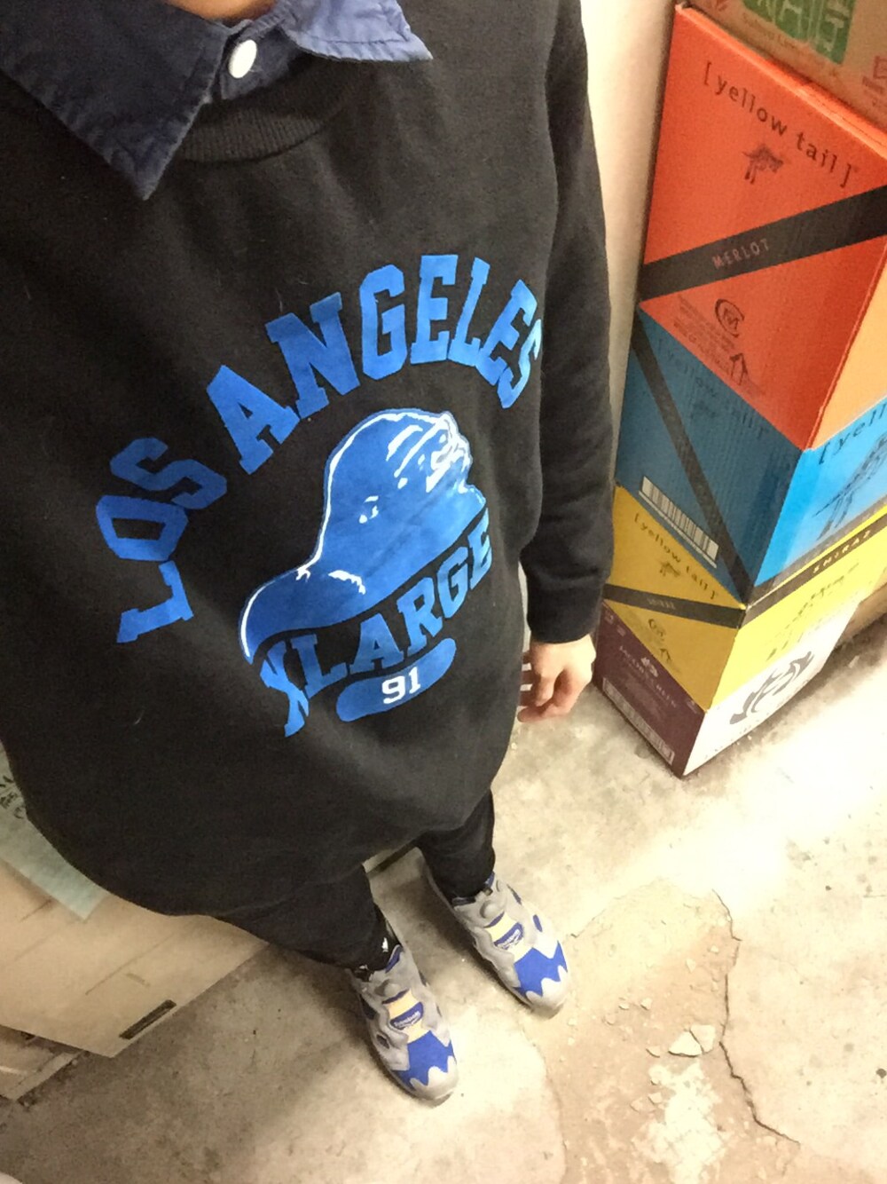 「holiday」｜「XLARGEのアイテム（その他トップス、ブラック系）」を使った、Jethro Tseさん（メンズ・181cm）の冬コーディネートの1枚目の写真
