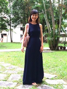 「Nassaのアイテム（ワンピース）」を使った、Larina Liaoさん（レディース・160cm）の冬コーディネート