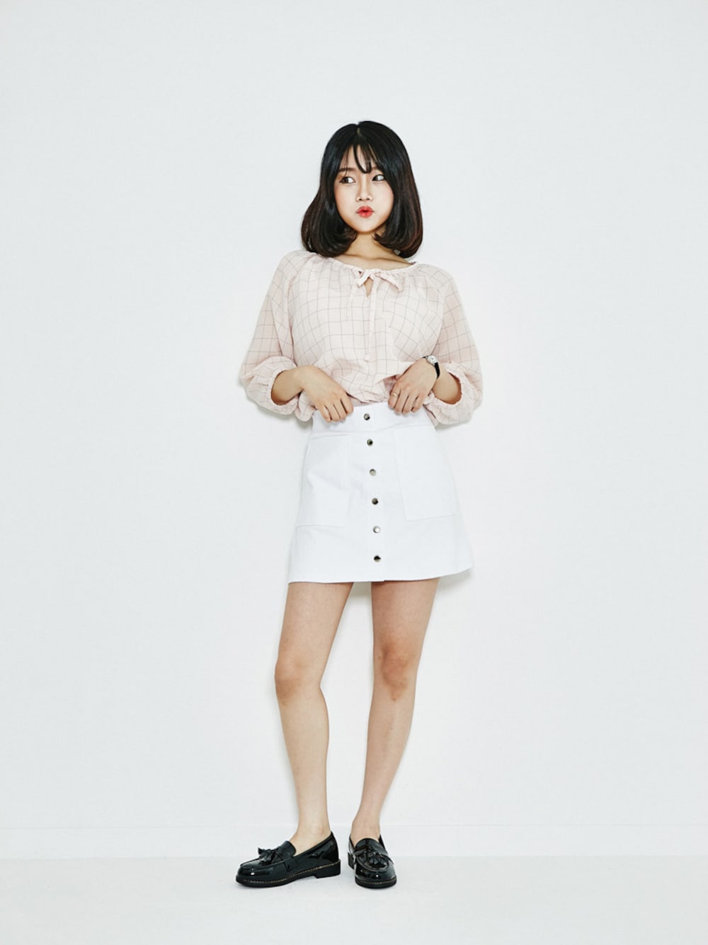 「 Tシャツ、 ブラウス、 シンプルコーデ、 夏、 韓国ブランド、 カジュアルコーデ、 韓国ファッション、 ラクチンコーデ、 オールドミッキー、oldmickey」｜「OLDMICKEY のチェック柄7分袖ブラウス（シャツ/ブラウス、ピンク系）」を使った、oldmickey_jpさん（レディース・158cm）の春コーディネートの1枚目の写真