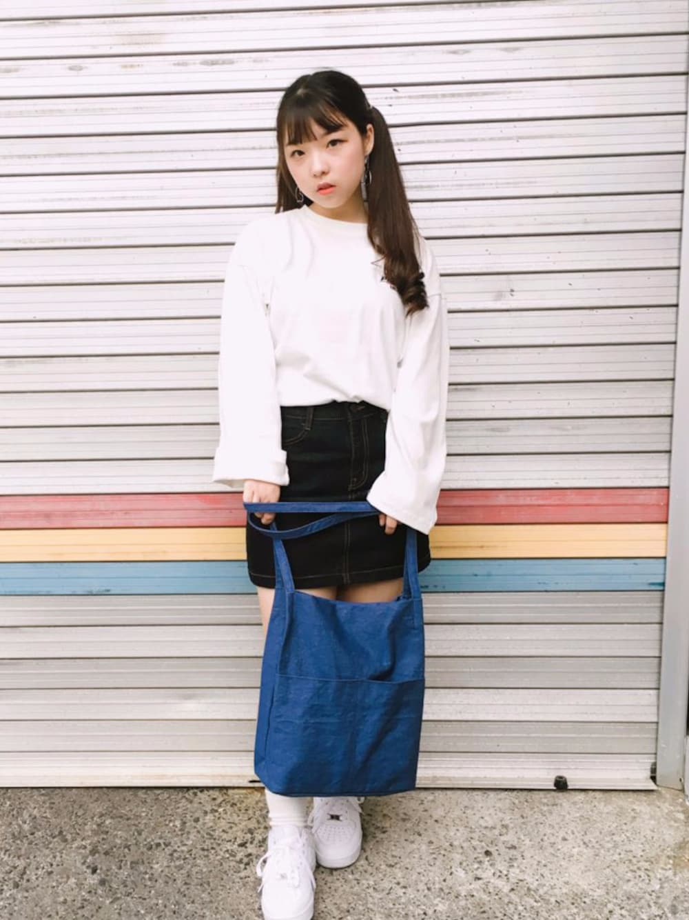 「 Tシャツ、秋のコーデ、 カジュアル、 シンプル、 ラフ、韓国ブランド、 プチプラ、 ラクチンコーデ、 オールドミッキー、oldmickey」｜「OLDMICKEY のラウンドネックレタリングポイントドロップショルダーTシャツ(P000BIOR)（Tシャツ/カットソー、その他）」を使った、oldmickey_jpさん（レディース・150cm）の秋コーディネートの1枚目の写真