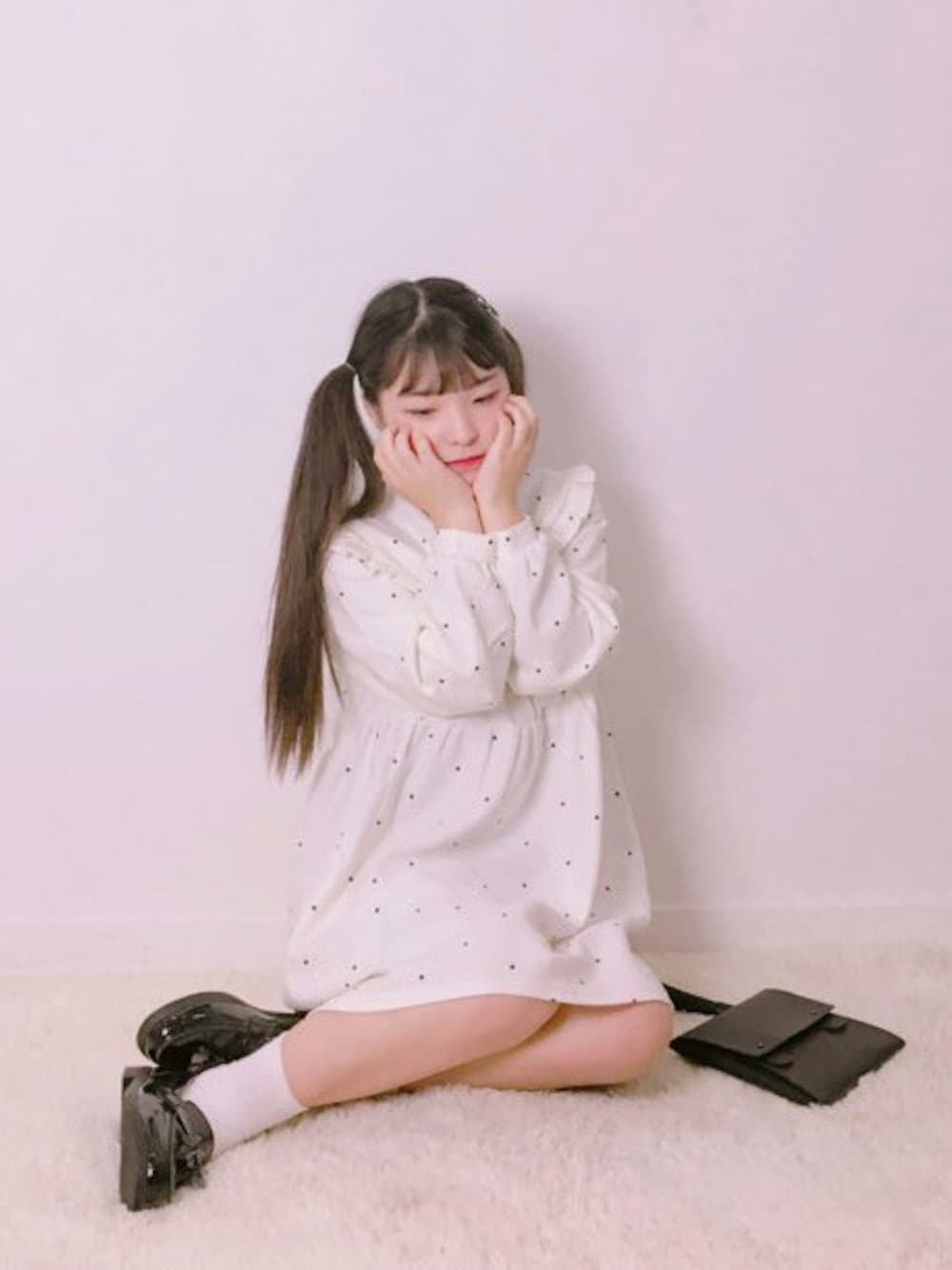 「 ワンピース、きれいめカジュアル、 カジュアル、 シンプル、 ラフ、韓国ブランド、 プチプラ、 オールドミッキー、oldmickey」｜「OLDMICKEY のフリルカラードットミディアムワンピース(P000BIRC)（ワンピース、その他）」を使った、oldmickey_jpさん（レディース・162cm）の秋コーディネートの1枚目の写真