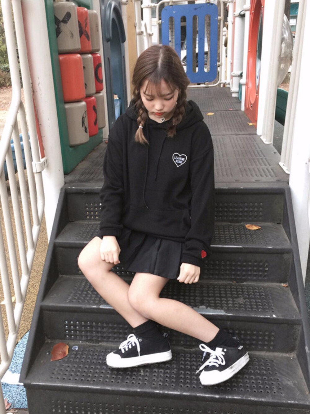 その他のTシャツ/カットソーを着用したレディースの冬コーディネートの1枚目の写真