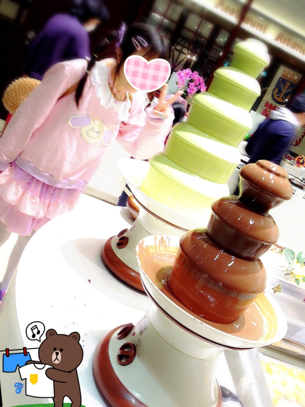 「milklim、フェアリー、ファンシー、白タイツ」｜「milklimのアイテム（スウェット、ピンク系）」を使った、mikatandao0さん（レディース・153cm）の春コーディネートの1枚目の写真