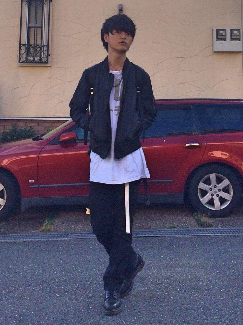 「MA-1、ブラック×ホワイト、WEGO、黒スキニー、misbhv、Dr.Martens」｜「MISBHVのアイテム（Tシャツ/カットソー、ホワイト系）」を使った、ダイドウフミヤさん（メンズ・178cm）の秋コーディネートの1枚目の写真