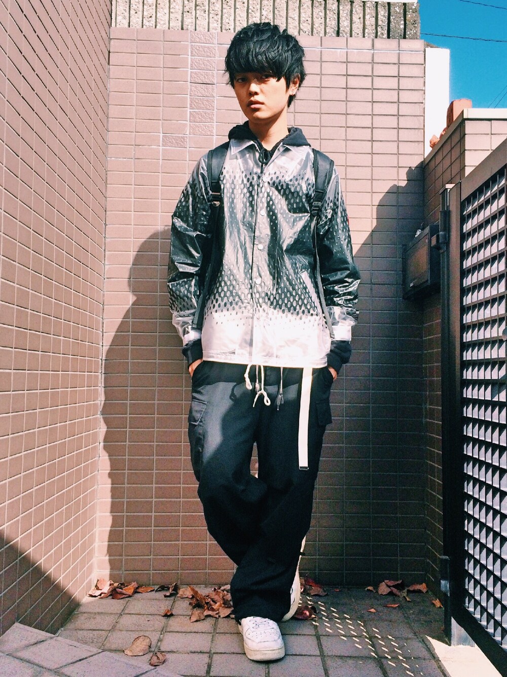 「c.e、秋服、秋のコーデ、コーチジャケット、ワイドパンツ、NIKE、AIR FORCE 1、パーカー、cavempt」｜「C.Eのアイテム（その他アウター、ブラック系）」を使った、ダイドウフミヤさん（メンズ・178cm）の秋コーディネートの1枚目の写真