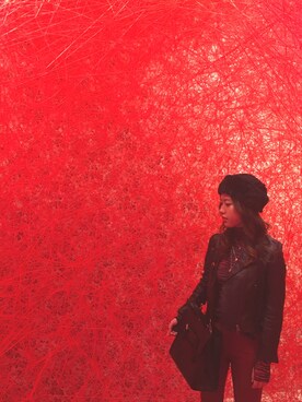 「red」｜「アイテム（ライダースジャケット）」を使った、Yukina ohiさん（レディース・165cm）の秋コーディネート