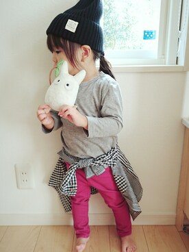 「アイテム（デニムパンツ、レッド系）」を使った、 sakiさん（キッズ・90cm）の春コーディネート