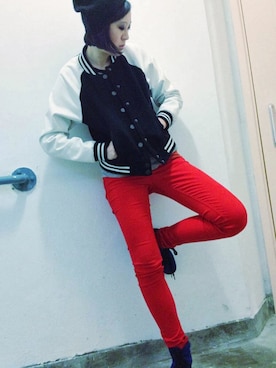 「red」｜「アイテム（スタジャン）」を使った、Lizzy Chaiさん（レディース・165cm）の夏コーディネート