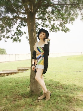 「cotton on」｜「アイテム（ブーツ）」を使った、Lizzy Chaiさん（レディース・165cm）の秋コーディネート
